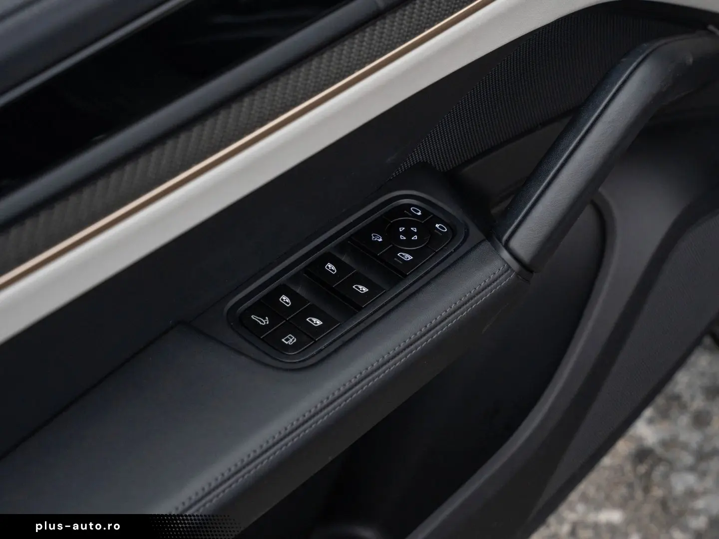 PORSCHE Cayenne E-Hybrid AHK Luftfederung InnoDrive HUD