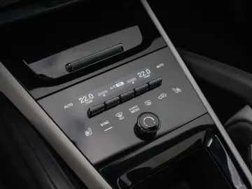 PORSCHE Cayenne E-Hybrid AHK Luftfederung InnoDrive HUD