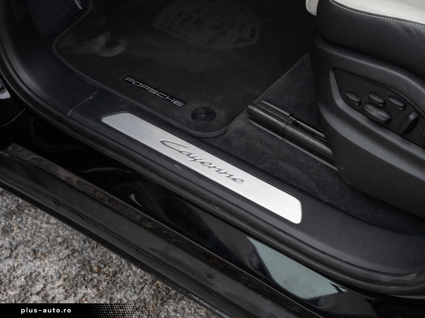 PORSCHE Cayenne E-Hybrid AHK Luftfederung InnoDrive HUD