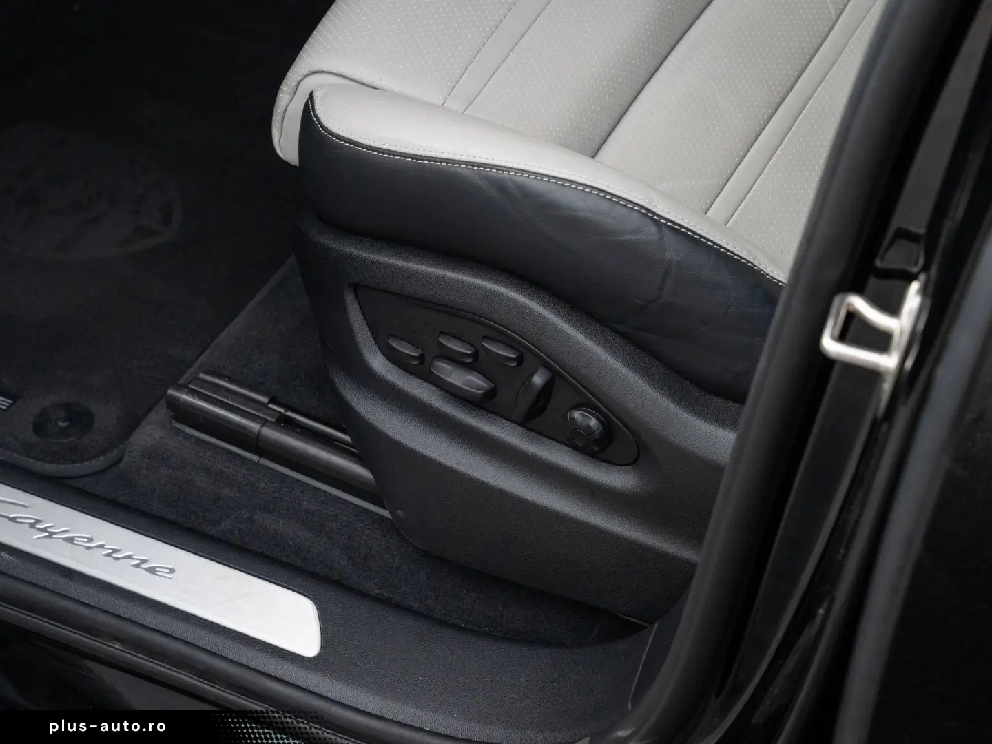 PORSCHE Cayenne E-Hybrid AHK Luftfederung InnoDrive HUD