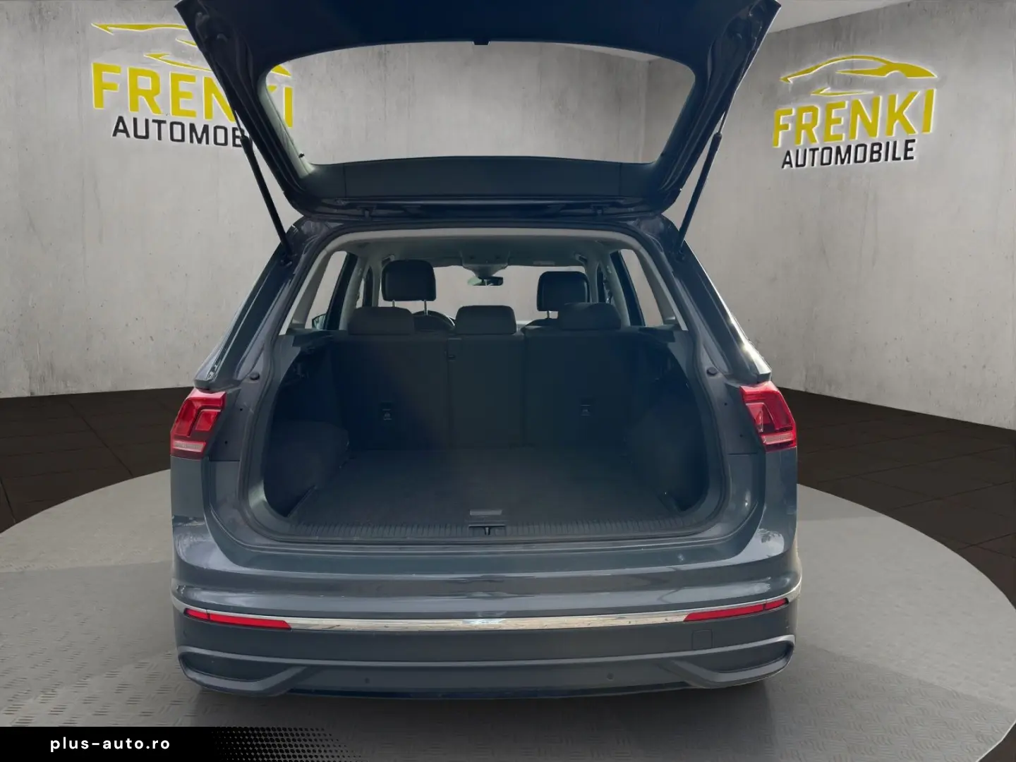 VW Tiguan Life NAVI KAMERA LED AHK