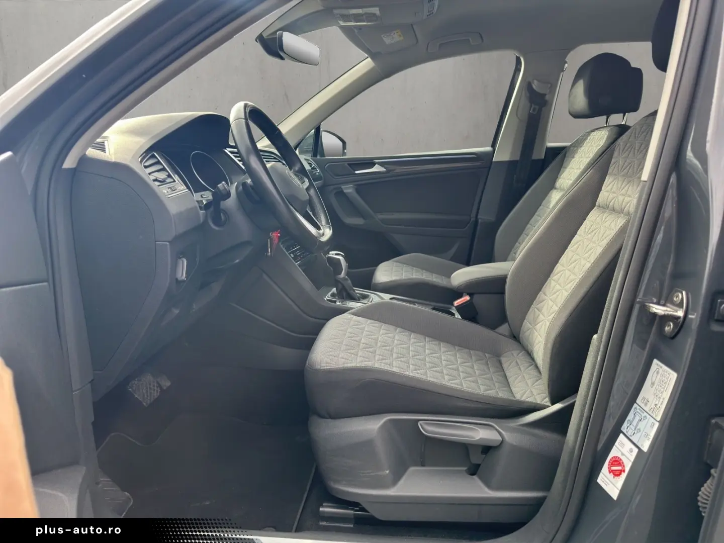 VW Tiguan Life NAVI KAMERA LED AHK