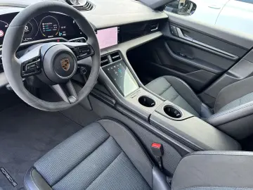 PORSCHE Taycan Sport-Design NAV LED PANORAMA 360  20ZOLL