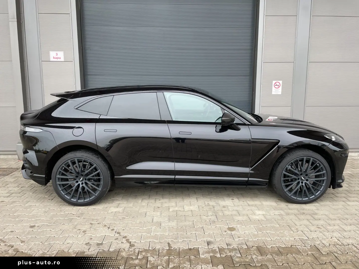 ASTON MARTIN DBX DBX707