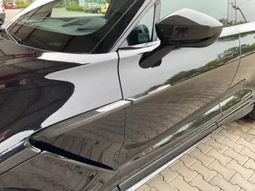 ASTON MARTIN DBX DBX707