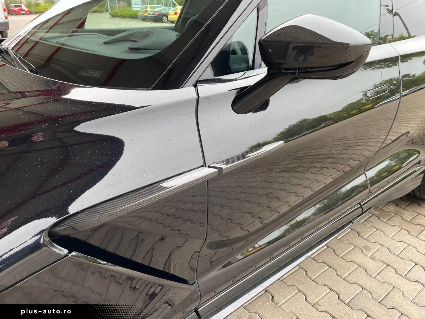 ASTON MARTIN DBX DBX707