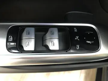 MERCEDES-BENZ C 300 de 4matic AMG AMG MBUX AHK Pano SHD Wide