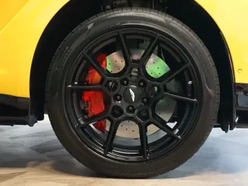 ASTON MARTIN DBX707 CERAMIC BLACK