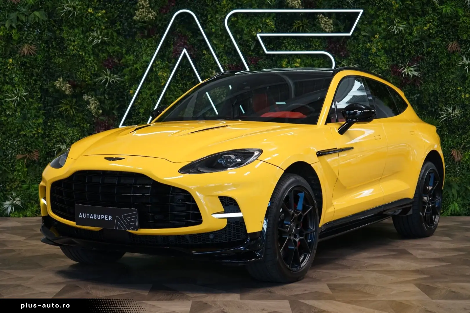 ASTON MARTIN DBX707 CERAMIC BLACK