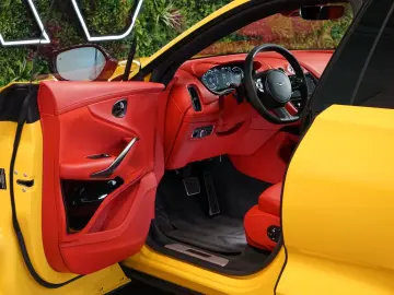 ASTON MARTIN DBX707 CERAMIC BLACK