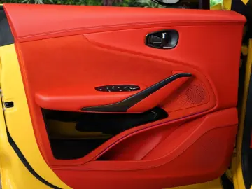 ASTON MARTIN DBX707 CERAMIC BLACK