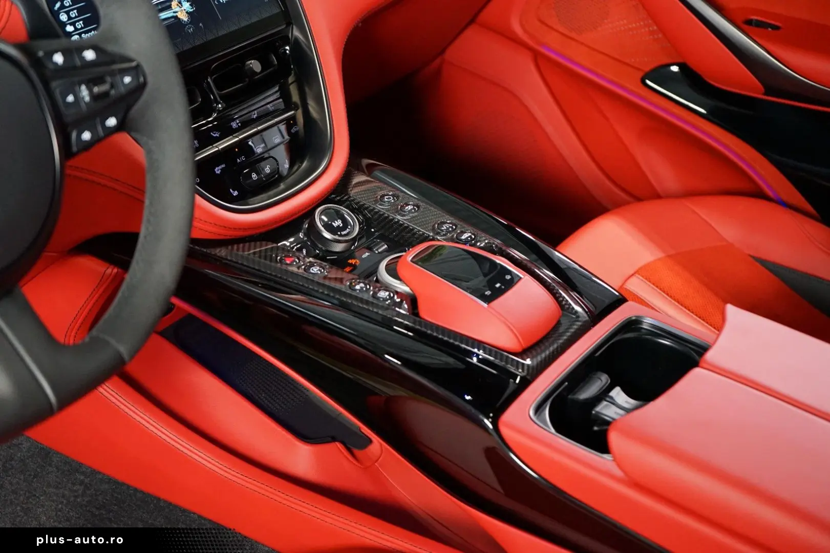 ASTON MARTIN DBX707 CERAMIC BLACK