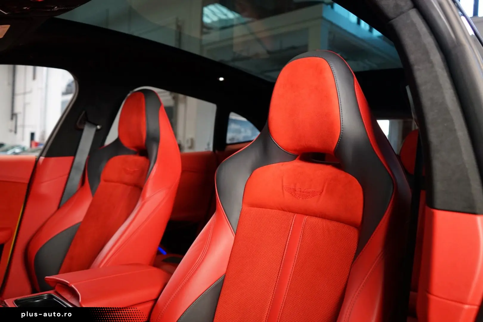 ASTON MARTIN DBX707 CERAMIC BLACK