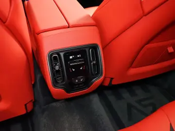 ASTON MARTIN DBX707 CERAMIC BLACK