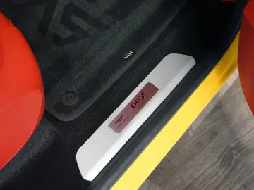 ASTON MARTIN DBX707 CERAMIC BLACK