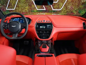 ASTON MARTIN DBX707 CERAMIC BLACK