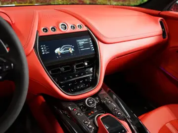 ASTON MARTIN DBX707 CERAMIC BLACK