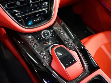 ASTON MARTIN DBX707 CERAMIC BLACK