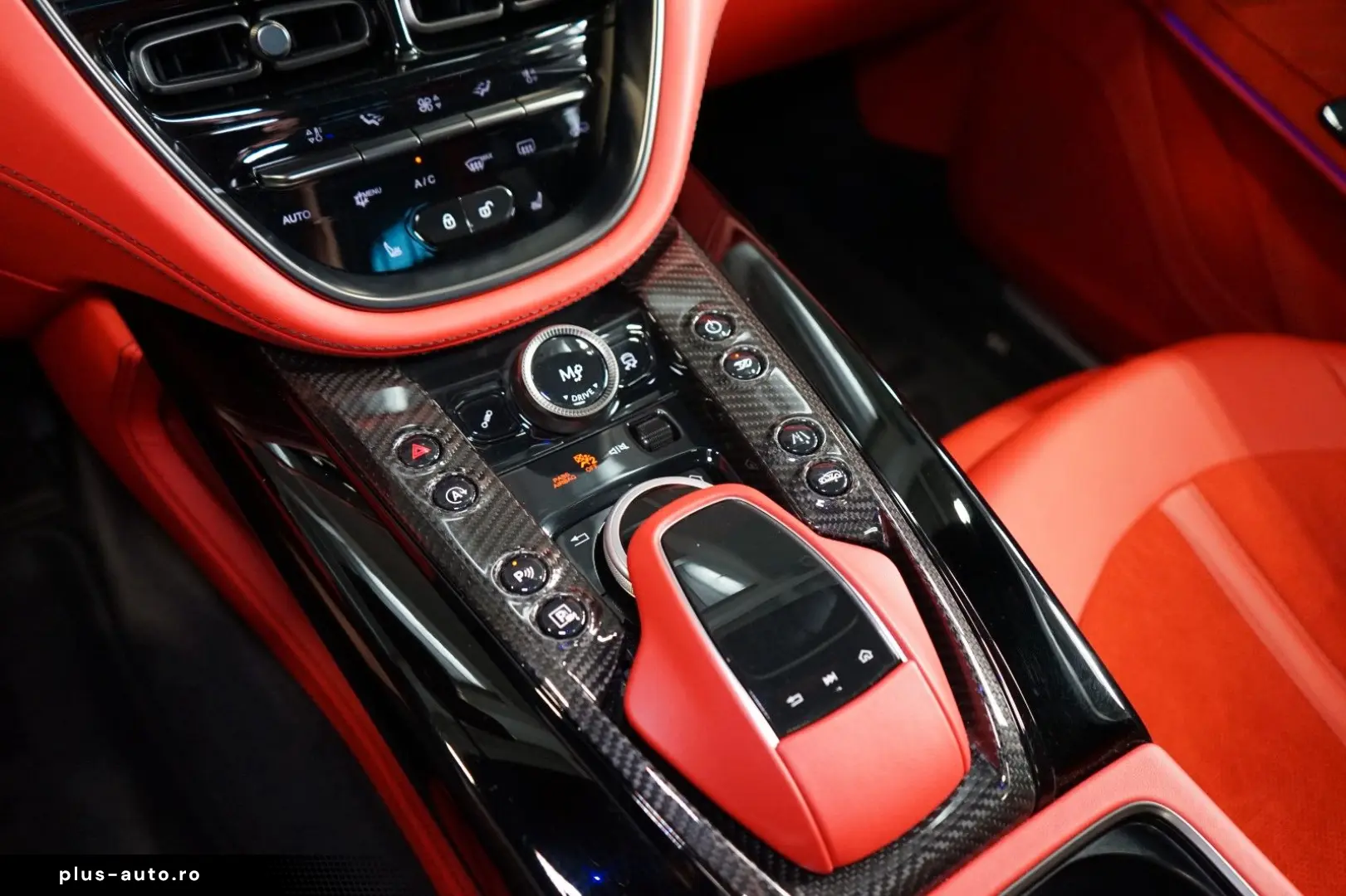 ASTON MARTIN DBX707 CERAMIC BLACK