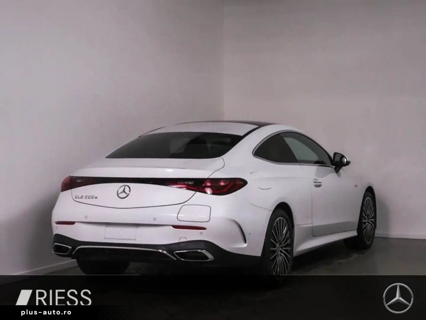 MERCEDES-BENZ CLE 300 e AMG Sport Night Distr Vorr Pano