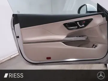 MERCEDES-BENZ CLE 300 e AMG Sport Night Distr Vorr Pano