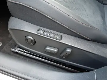 CUPRA Leon Sportstourer VZ E-Hybrid  AHK Sennheiser