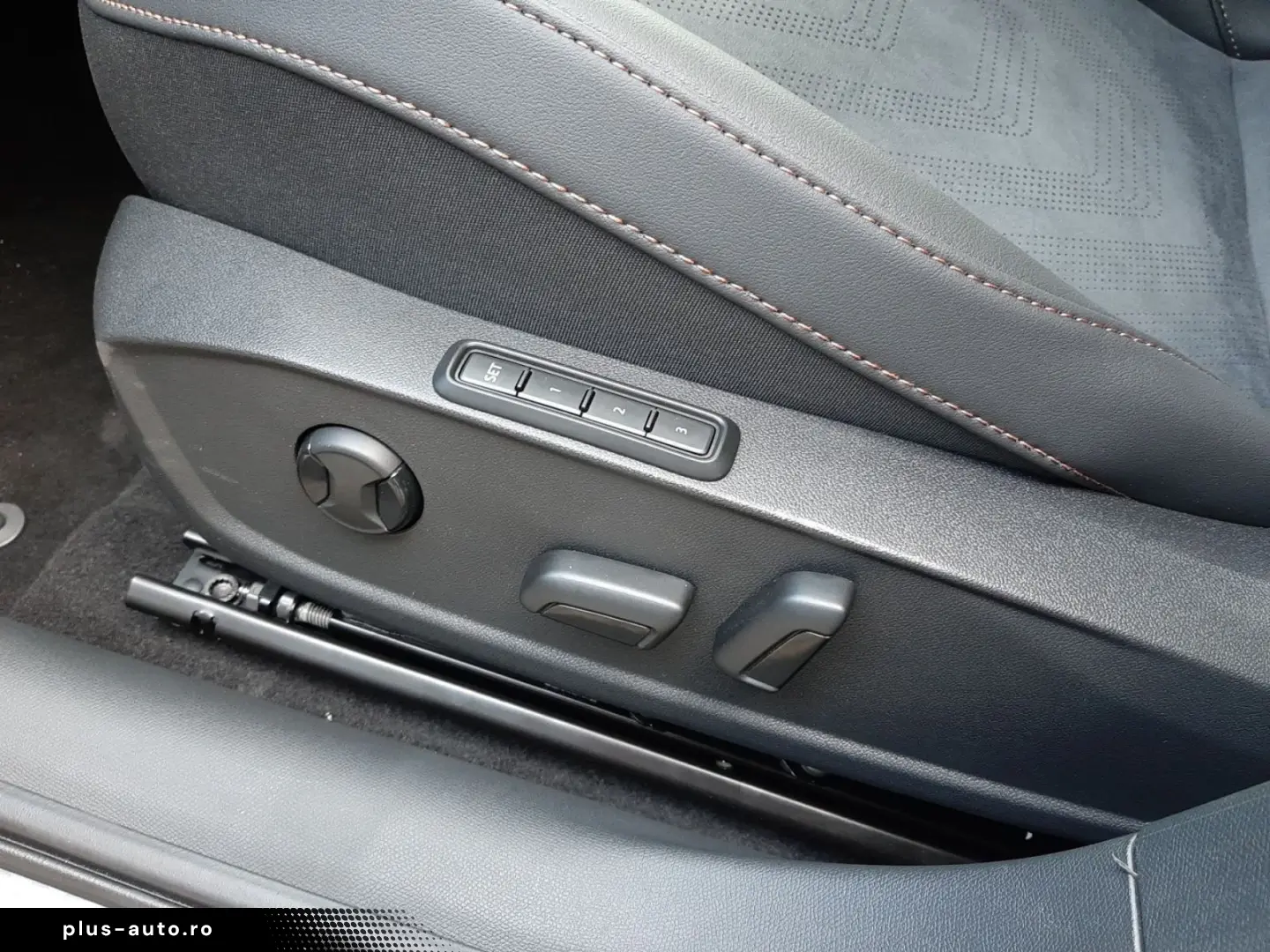 CUPRA Leon Sportstourer VZ E-Hybrid  AHK Sennheiser