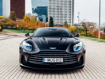 ASTON MARTIN DB12
