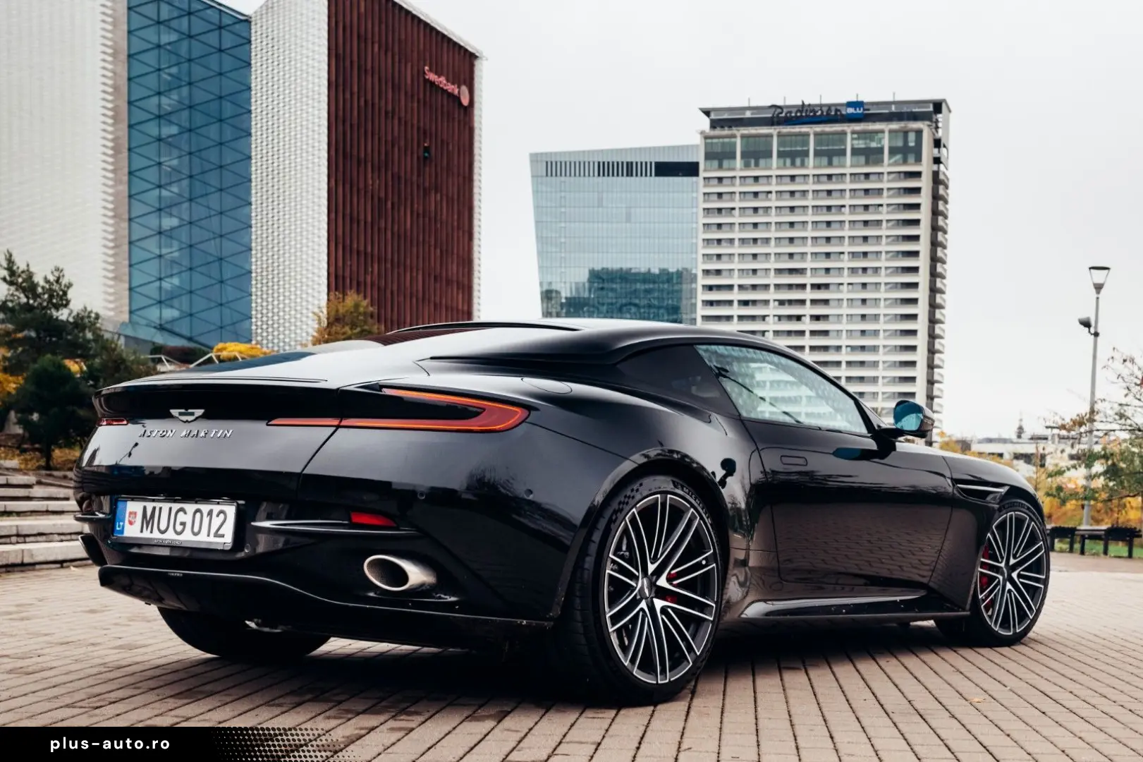 ASTON MARTIN DB12