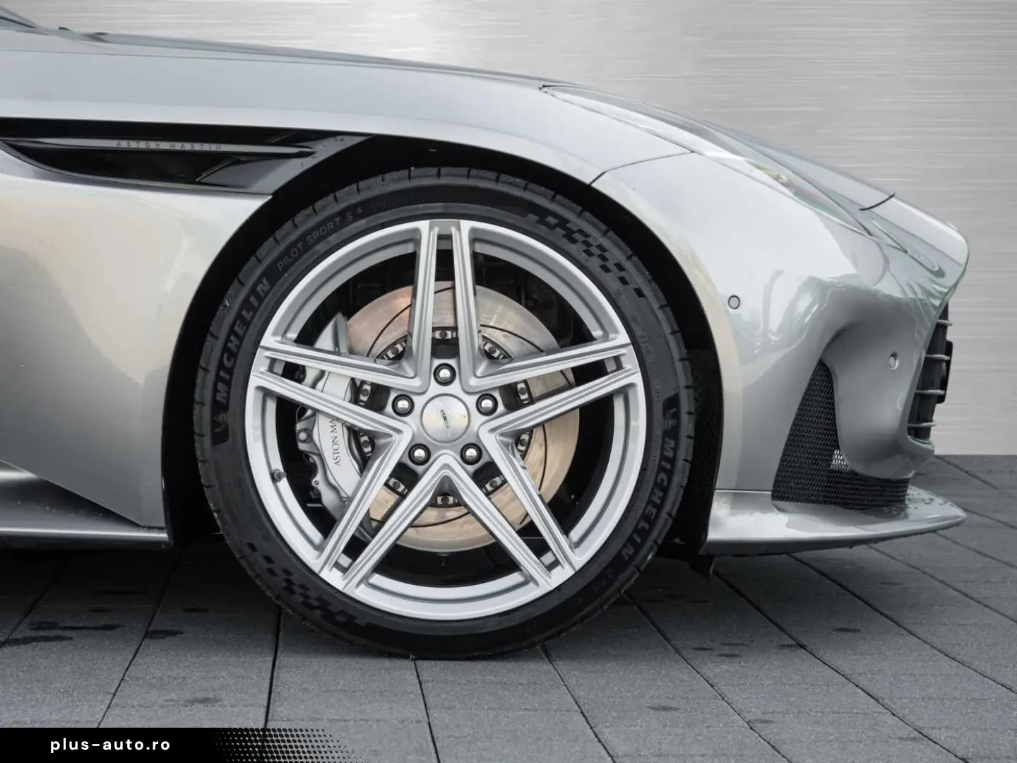 ASTON MARTIN DB12 V8 Coupe