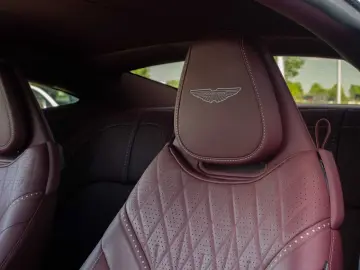 ASTON MARTIN DB12 V8 Coupe