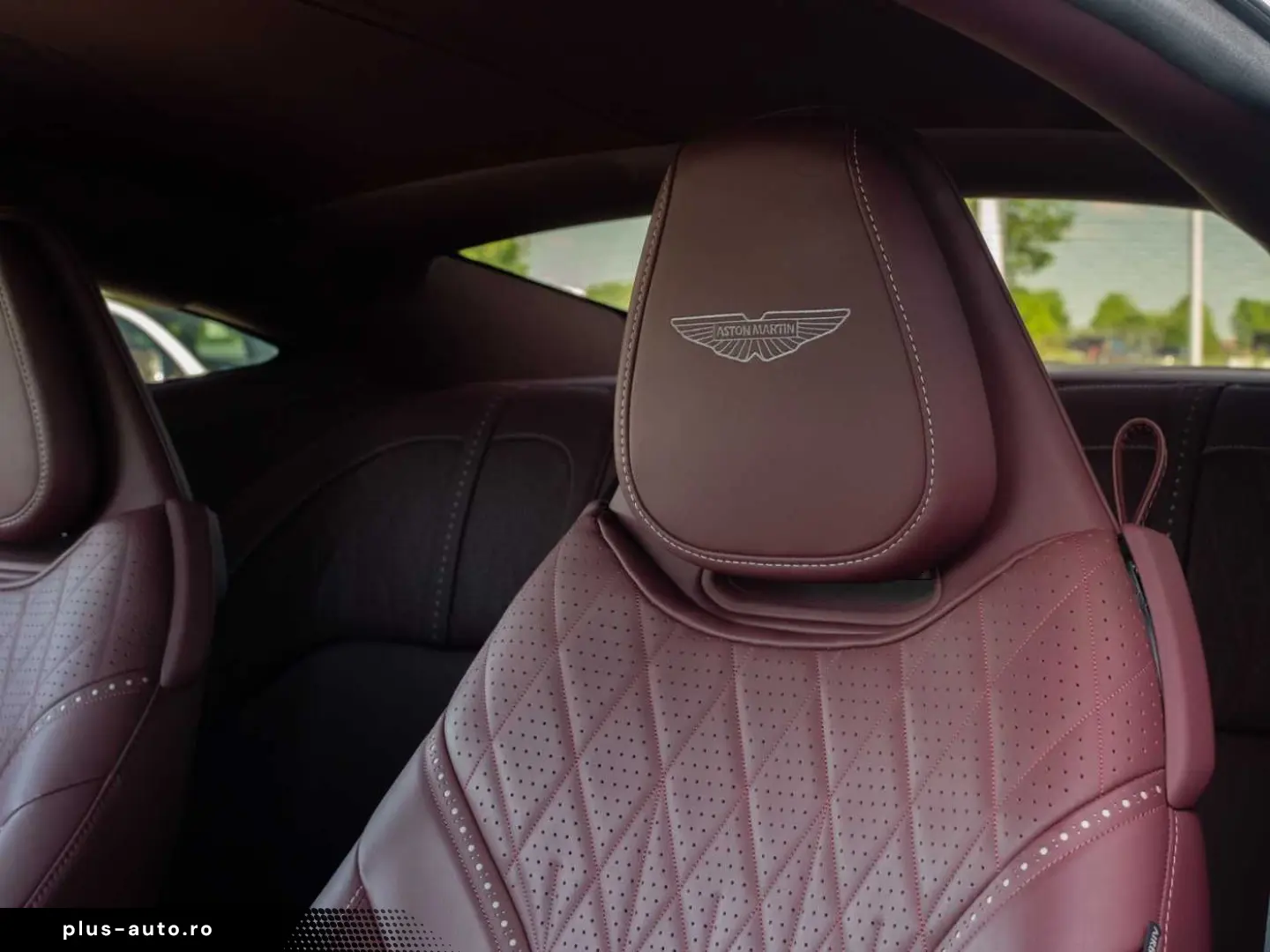 ASTON MARTIN DB12 V8 Coupe