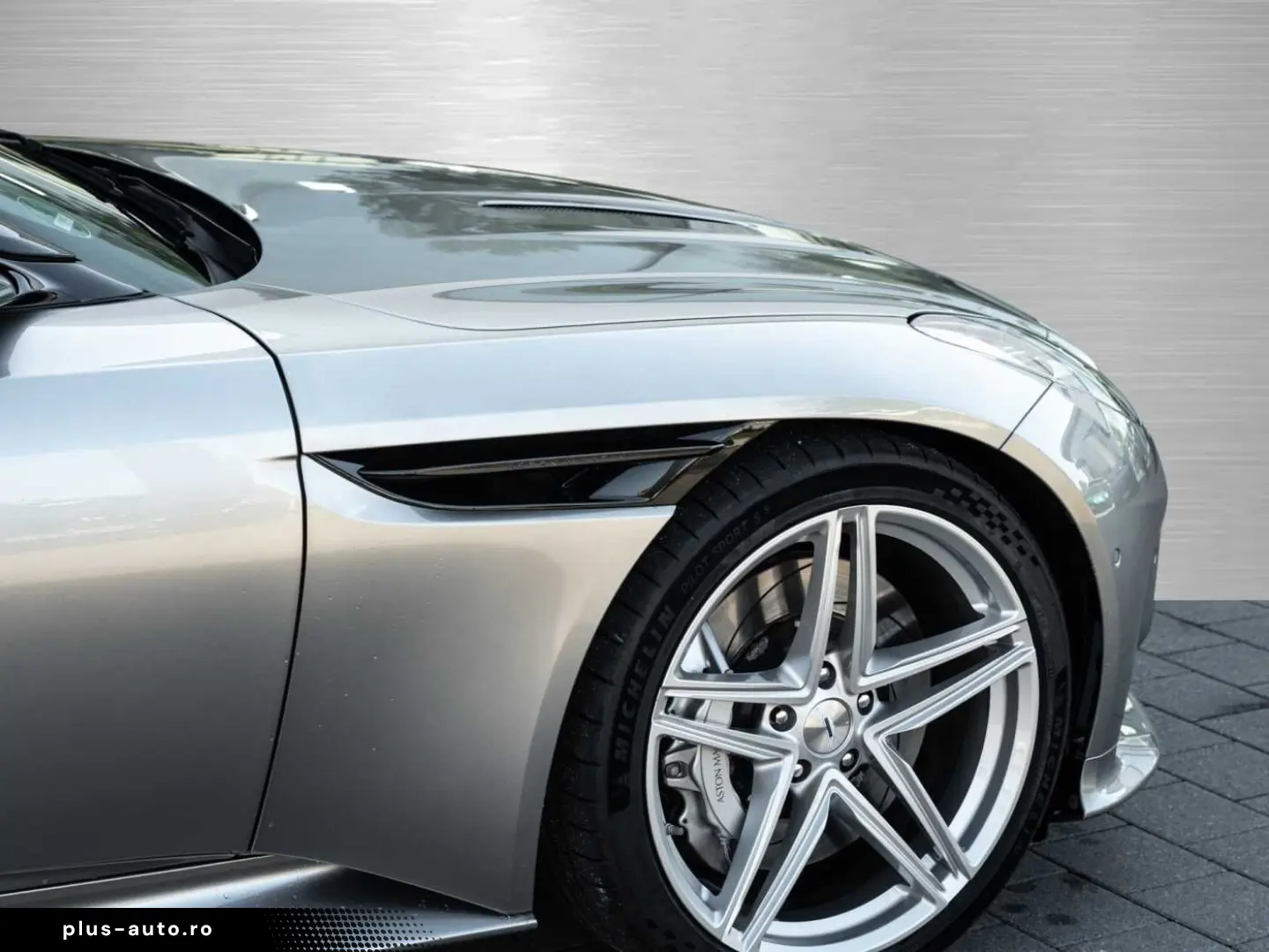 ASTON MARTIN DB12 V8 Coupe