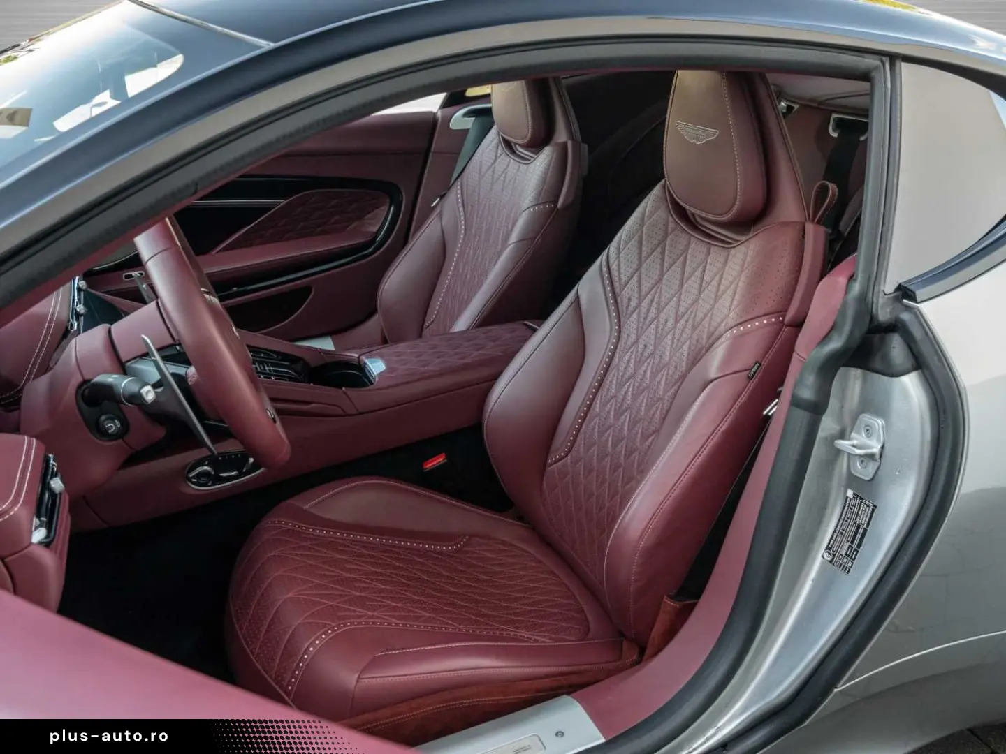 ASTON MARTIN DB12 V8 Coupe