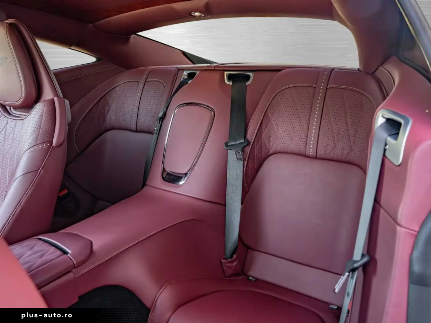 ASTON MARTIN DB12 V8 Coupe