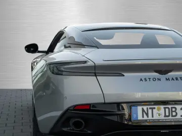 ASTON MARTIN DB12 V8 Coupe
