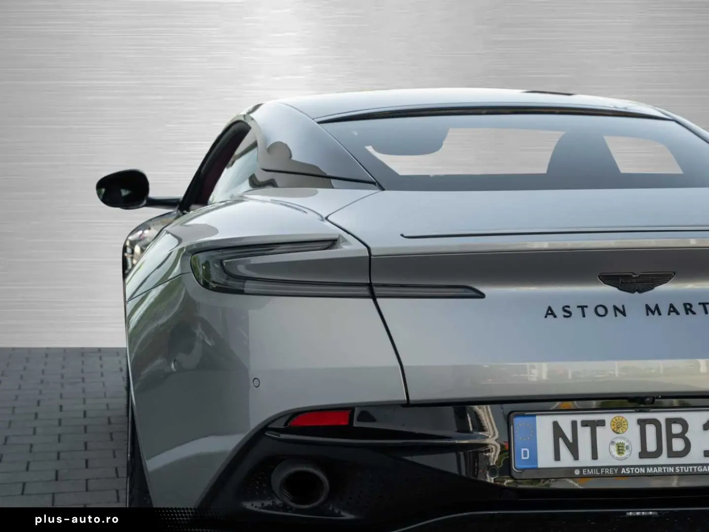 ASTON MARTIN DB12 V8 Coupe