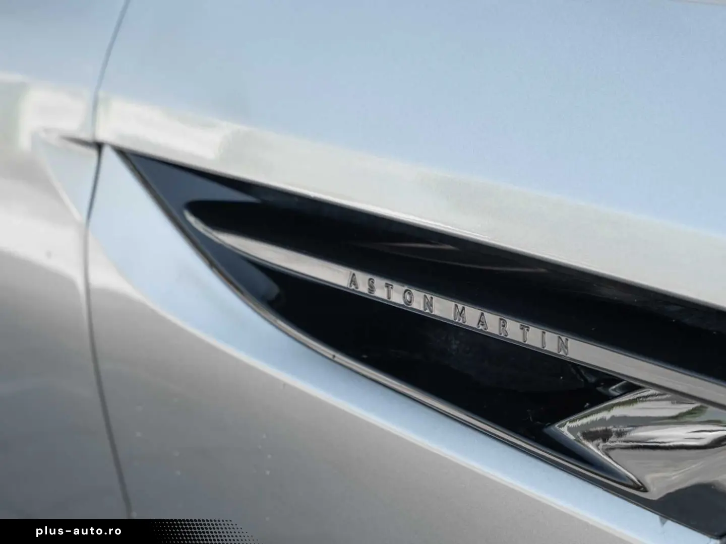 ASTON MARTIN DB12 V8 Coupe