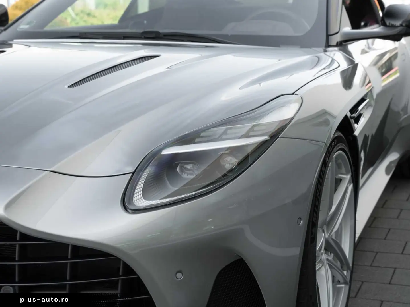 ASTON MARTIN DB12 V8 Coupe