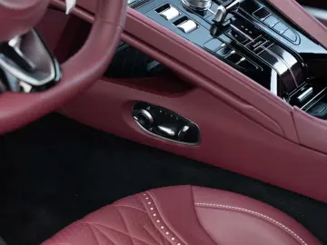 ASTON MARTIN DB12 V8 Coupe