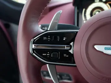 ASTON MARTIN DB12 V8 Coupe