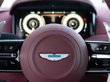 ASTON MARTIN DB12 V8 Coupe