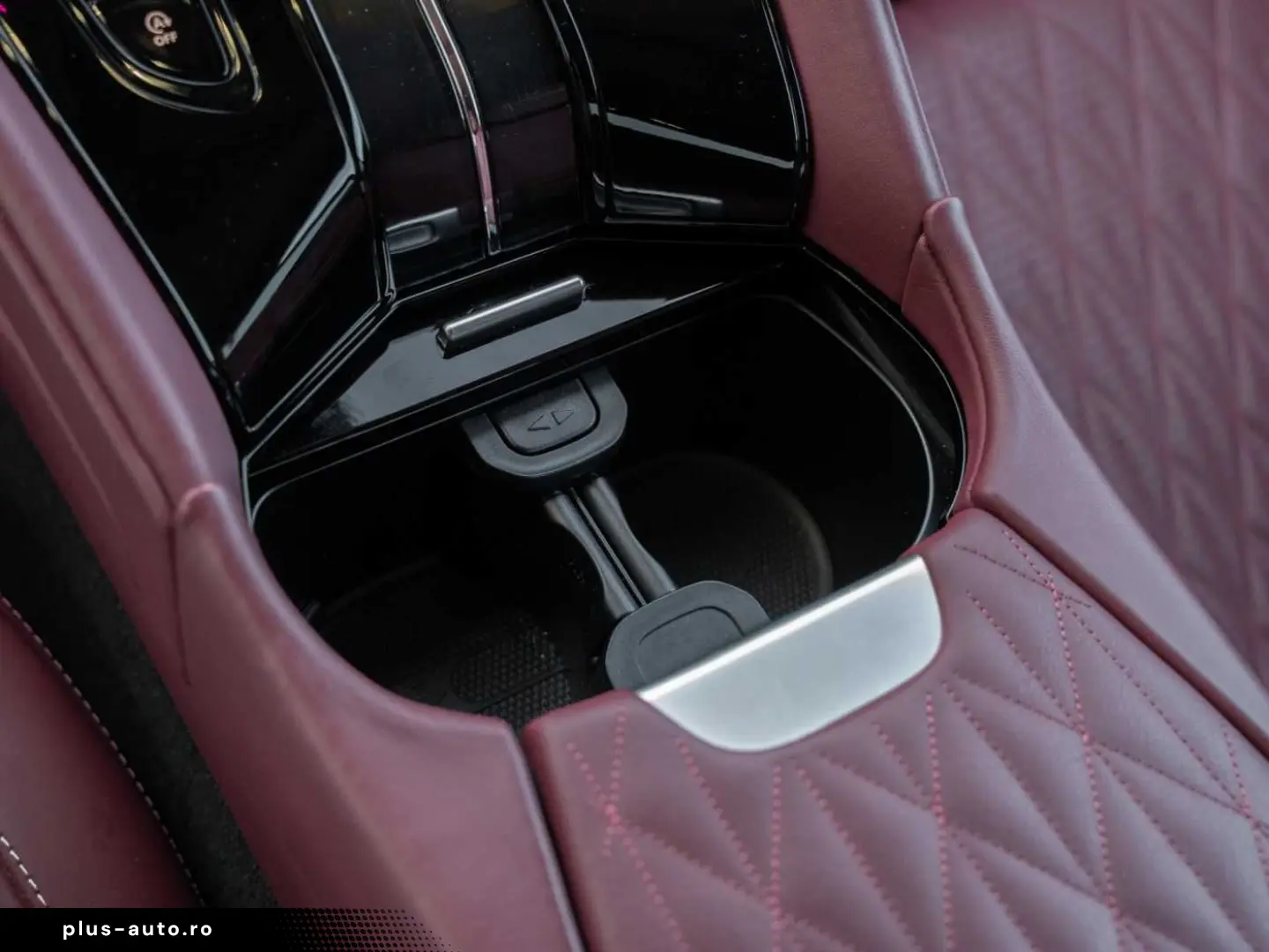 ASTON MARTIN DB12 V8 Coupe