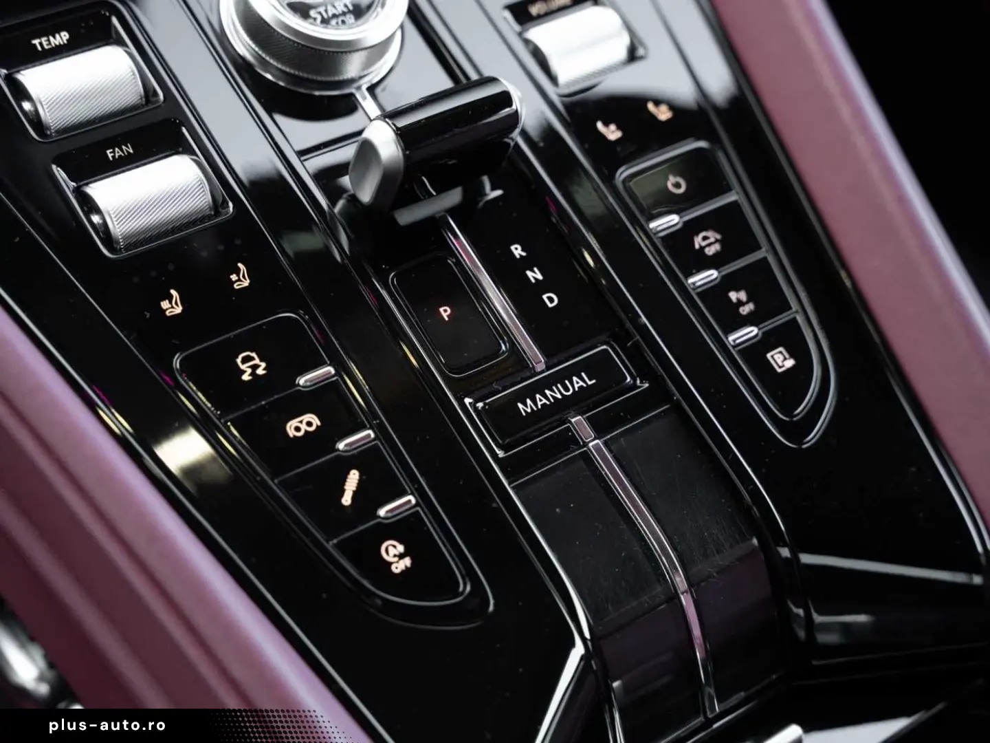 ASTON MARTIN DB12 V8 Coupe