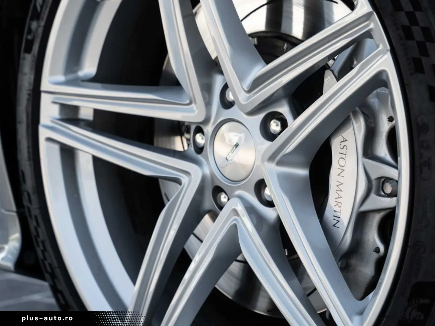 ASTON MARTIN DB12 V8 Coupe