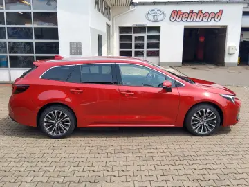 TOYOTA Corolla TS 2 0 Hybrid  Teamplayer  TEC-Paket