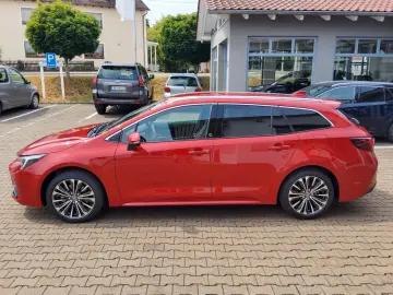 TOYOTA Corolla TS 2 0 Hybrid  Teamplayer  TEC-Paket