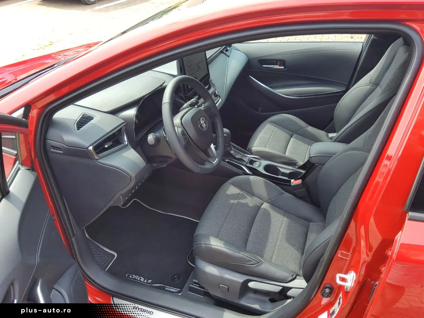 TOYOTA Corolla TS 2 0 Hybrid  Teamplayer  TEC-Paket