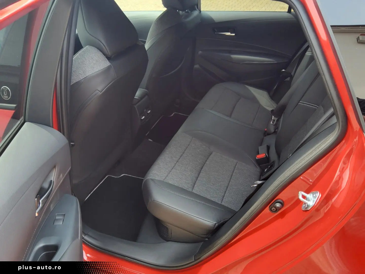 TOYOTA Corolla TS 2 0 Hybrid  Teamplayer  TEC-Paket