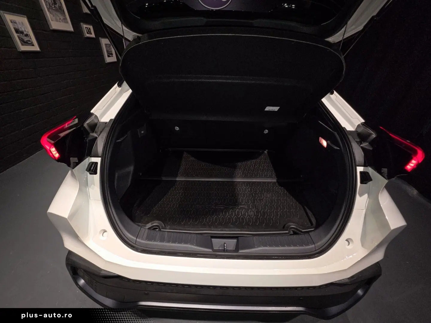 TOYOTA C-HR Plug-In Hybrid FWD Team Deutschland